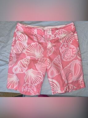 Lilly Pulitzer women’s Pink Shell-Print Bermuda Shorts cotton Sz 10 preppy beach